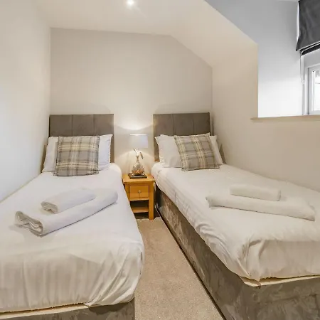 Yard End House * Filey