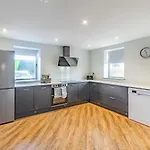 Yard End House